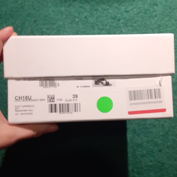 HOST PICK Chloé Sandals - Picture 6 of 6